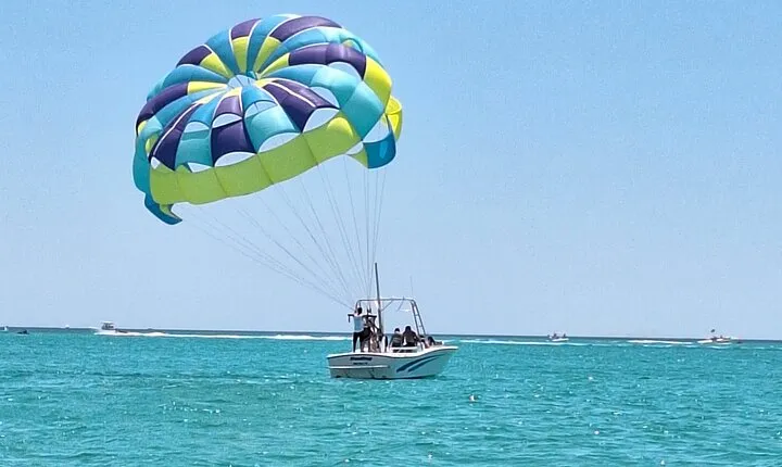 Sun Dogs Parasailing Tour in Destin Florida