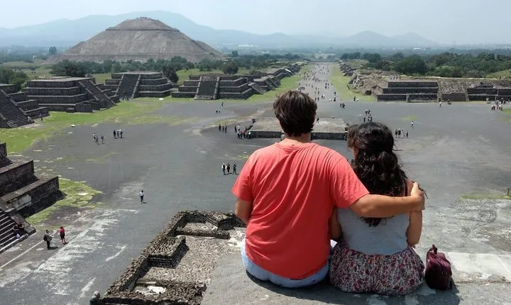 Private Combo 2 days: Teotihuacan+Basilica+Tlatelolco+Xochimilco+Frida+Coyoacan
