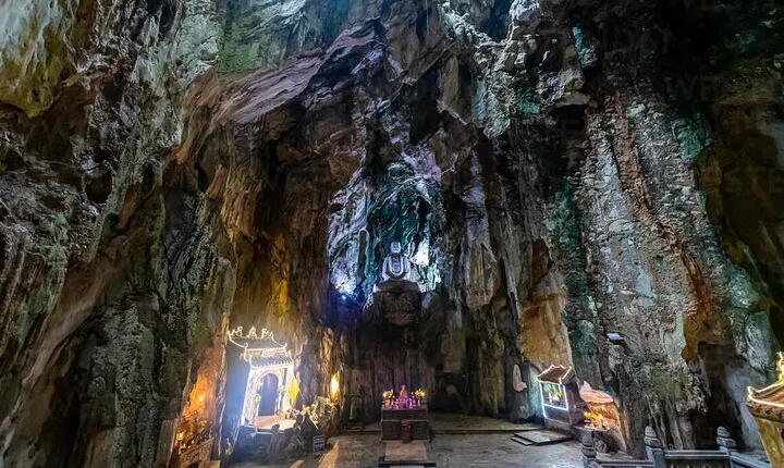 Marble Moutains,Linh Ung Pagoda,Am phu Cave Luxury Tour