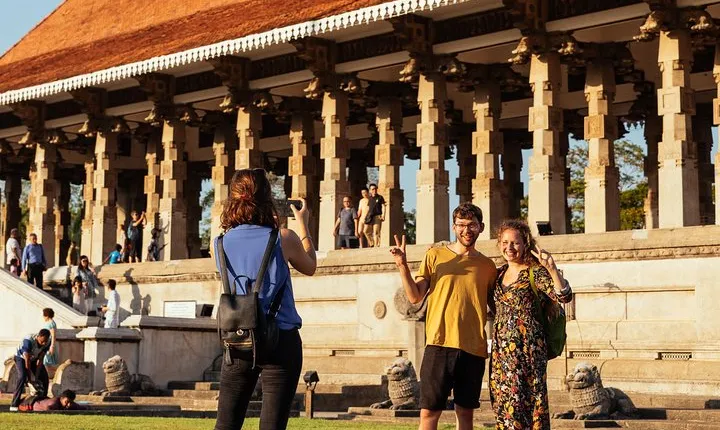 Withlocals Highlights & Hidden Gems: Best of Colombo Private Tour