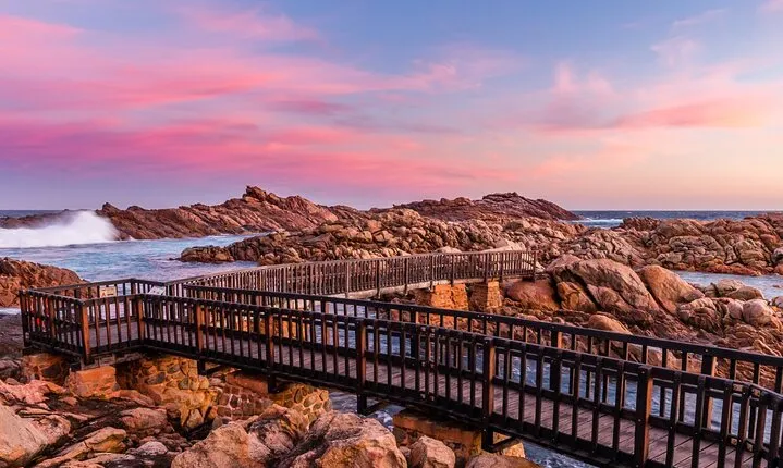 Perth to Margaret River Wineries & Sightseeing 1 Day Tour 