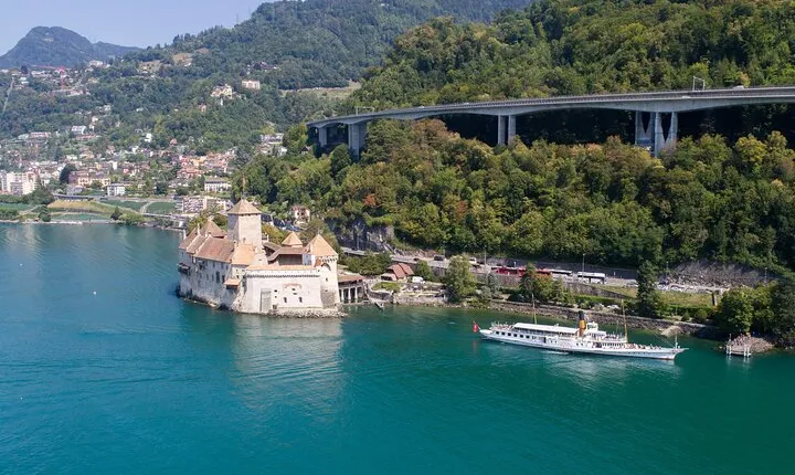 Round trip cruise from Vevey to Chillon