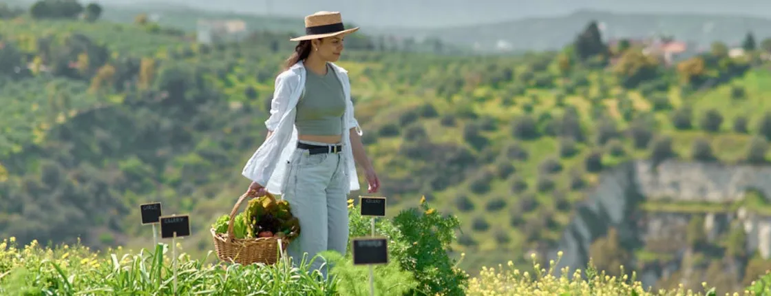 Ogranic Farm Guided Tour with Salad-Making Experience