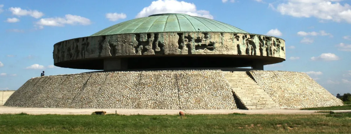 Private tour of Majdanek concentration camp memorial