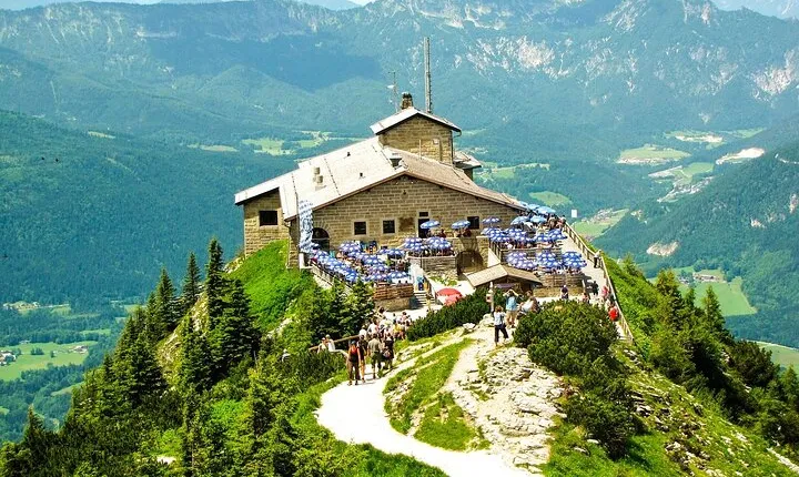 Private Day Tour from Salzburg to Eagles Nest and Berchtesgaden