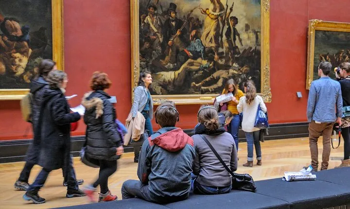 Louvre Paris Tour with Audioguide on Your Smartphone (no ticket)