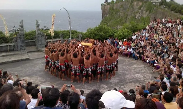 Sunset Uluwatu temple and Kecak Fired Dance show
