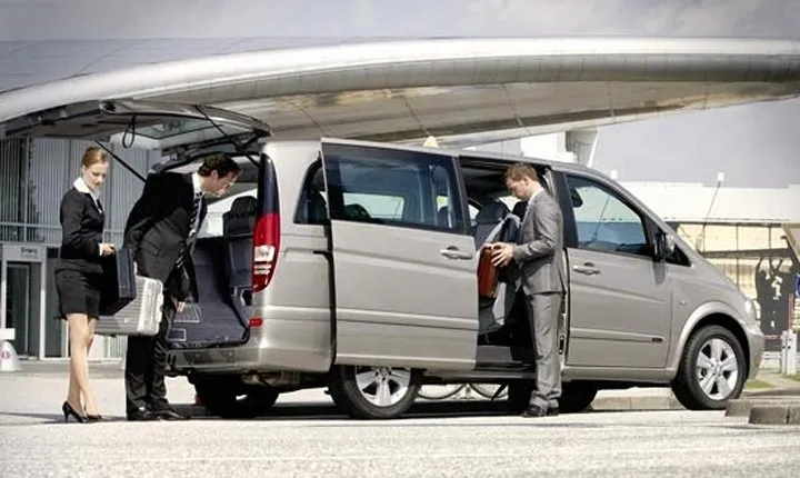 Private Departure Transfer: Hotels in Antibes to Nice Airport