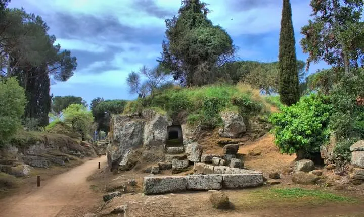 Ancient Etruscan Civilization Tour from Rome 