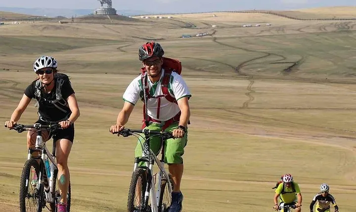 Private - Mountain Biking Day Trip in Baga Khenty Mountains