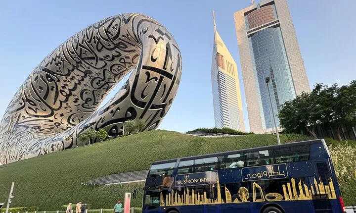 BusTronomy Dubai: Breakfast, Lunch or Dinner on a 5-Star Bus 