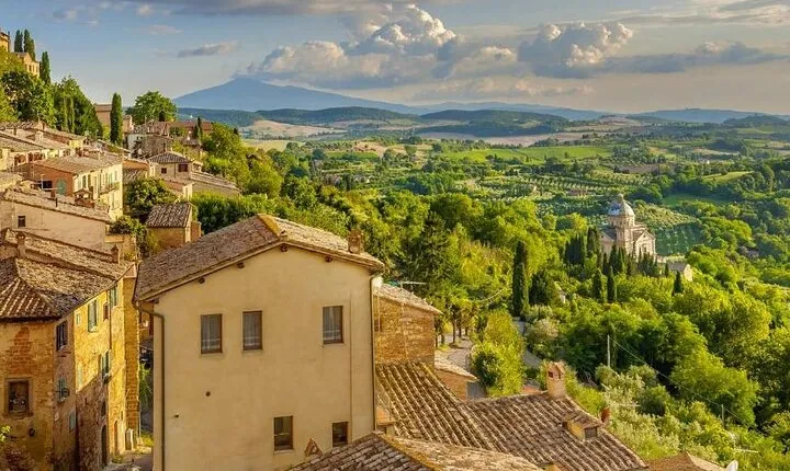 Italian Wine Tasting with Professional Sommelier in Montepulciano