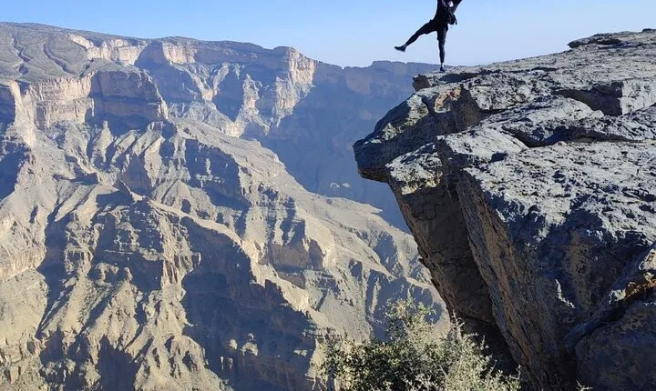 Private Full Day Guided Balcony Walk Hiking to Jebel Shams
