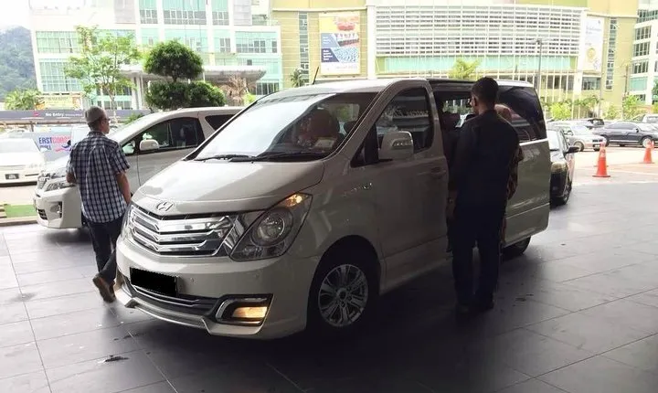 Private Transfer: Kuching International Airport to Hotel