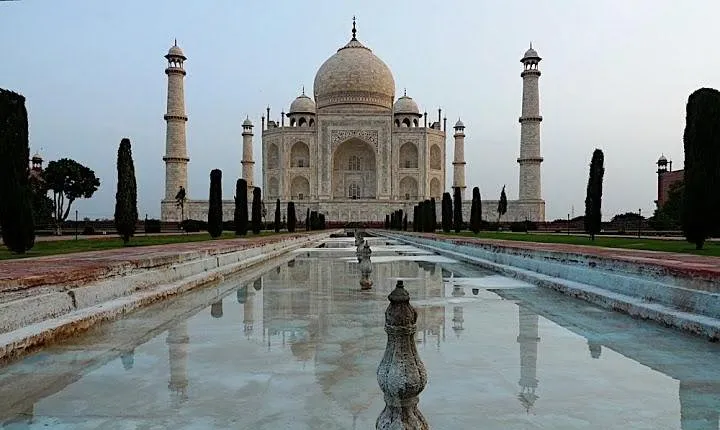 Day Trip to The Taj Mahal and Agra from Delhi by Gatiman Exp Train