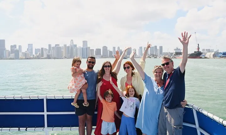 Miami Boat Tour of Celebrity Homes & Miami River Skyline 360 View