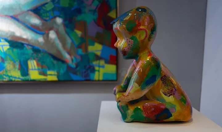 Private Half-Day Tour to 798 Art Zone with Manchu Imperial Cuisine Lunch