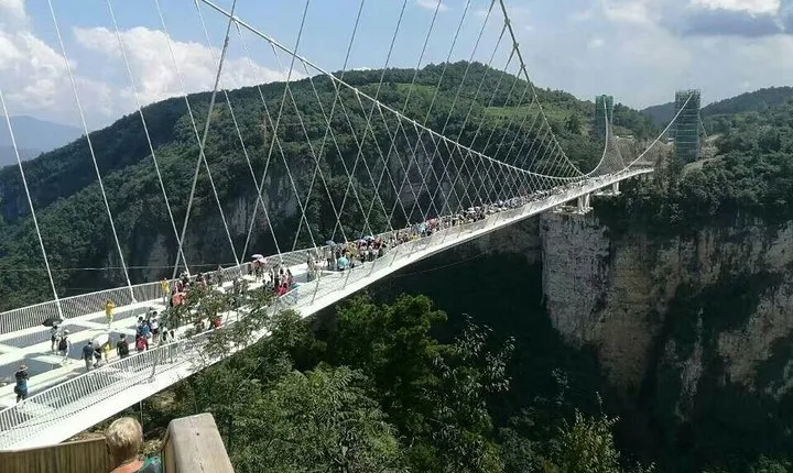 Zhangjiajie Grand Canyon & Glass Bridge and Baofeng Lake Private Day Tour