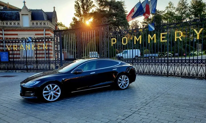 100% electric airport transfer From Reims and Epernay to Paris
