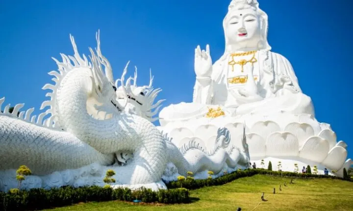 Chiang Mai to Chiang Rai White, Blue, Red Temples Long Neck Tour