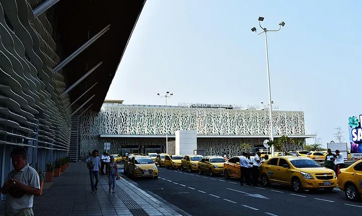 Private shuttle service from Santa Marta Airport to Hotel in Santa Marta