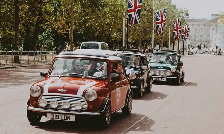Private Panoramic Tour of London in a Classic Car