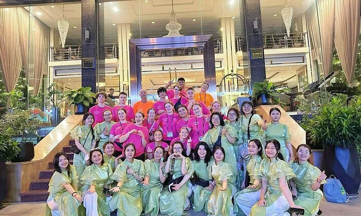 Saigon Night Sights & Local Food by Motorbike| Opt: Ao Dai Riders