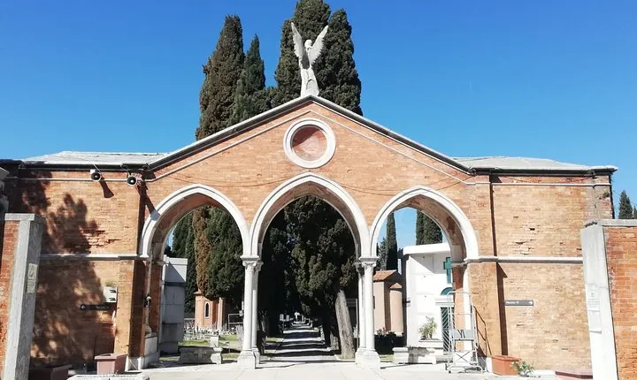 Venice's Cemetery on San Michele Island Tour