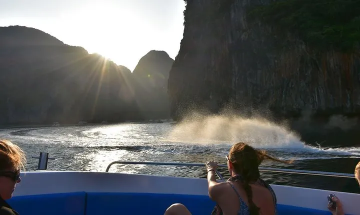 Early Bird Phi Phi Island & 4 Islands Speed Boat Tour from Krabi