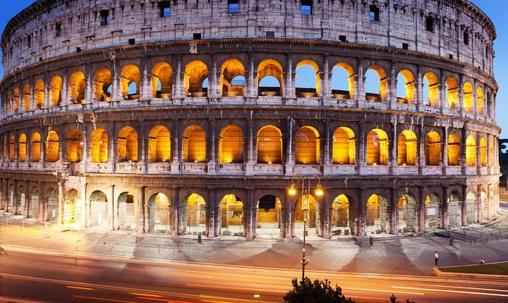 Rome: Colosseum, Palatine Hill and Roman Forum Tour in Spanish
