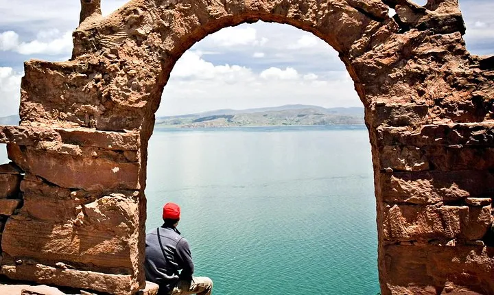 Full-Day Tour to the Floating Islands of Uros & Taquile Including Lunch