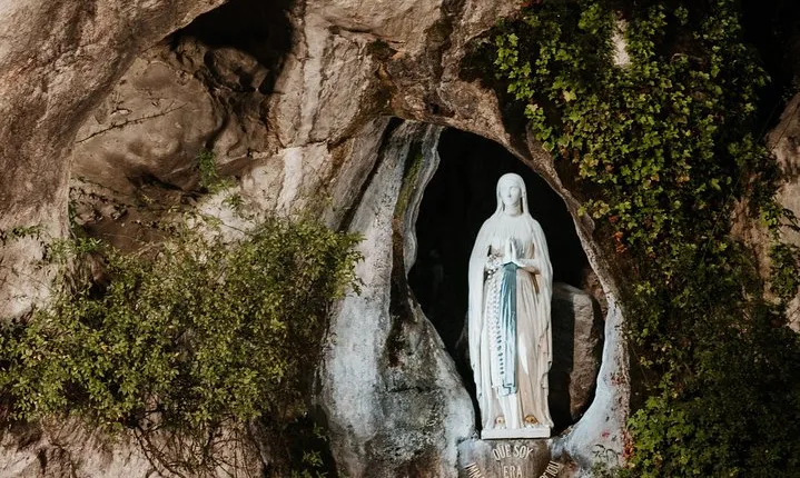 Lourdes Sanctuary Private Tour & Hotel Pickup from San Sebastian