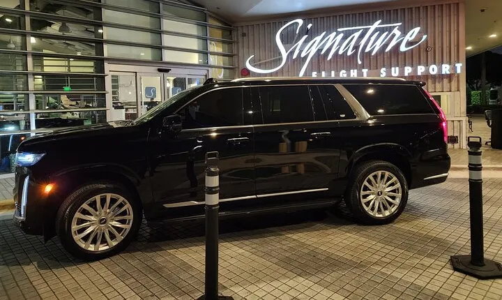 Luxury Limo and Car Service at Miami International Airport 
