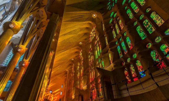 Sagrada Familia Revealed: Express Entry Guided Tour