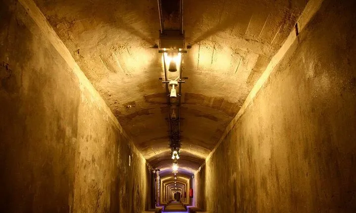 Guided Tour: Shelters of the Spanish Civil War. Spanish tour