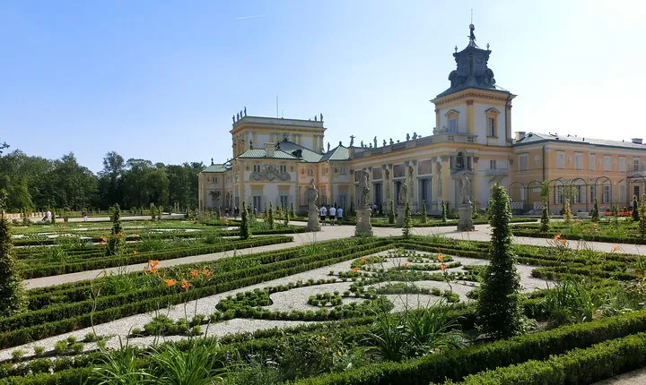 Skip-the-Line Wilanow Palace and Gardens Private Guided Tour