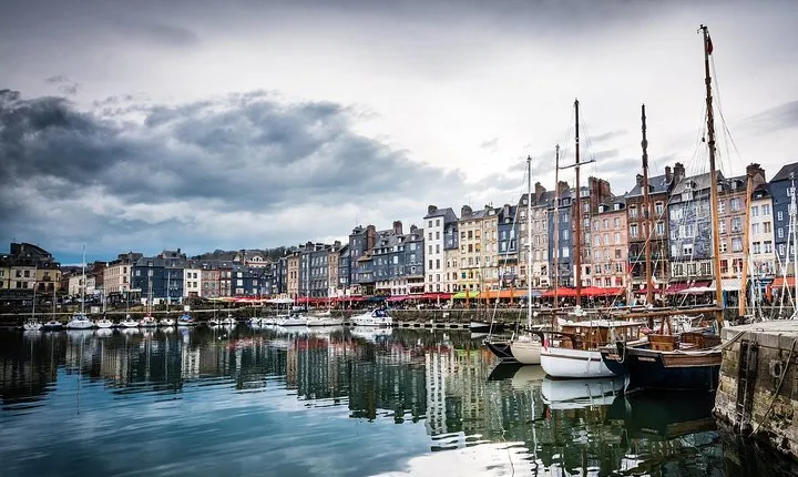 Guided walking tour of Honfleur