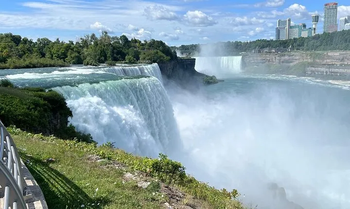 Niagara Falls Private Day Tour from New York City