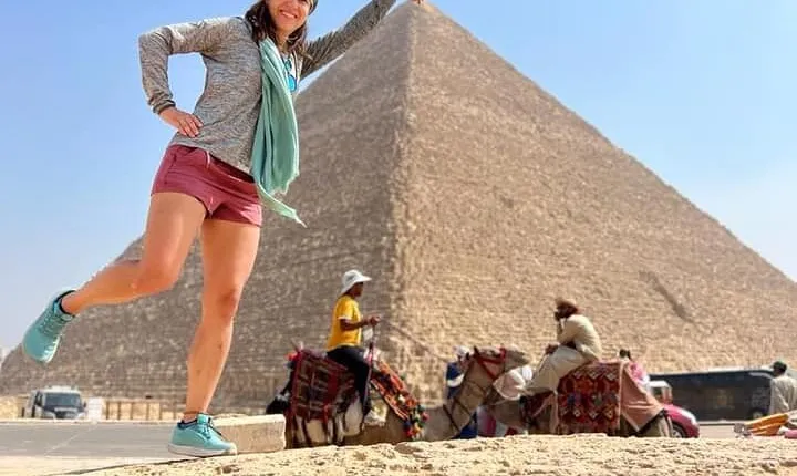 Cairo private Layover to Giza Pyramids, Cairo Museum, Bazaars