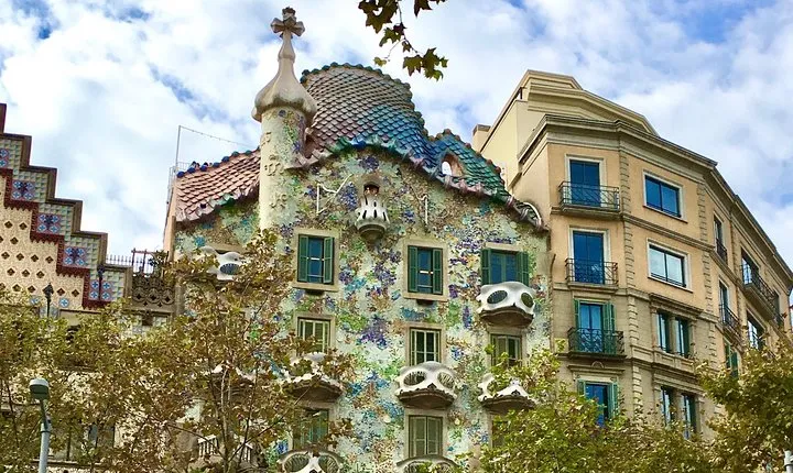 Lunchtime Tapas Tour in the Eixample with The Barcelona Taste