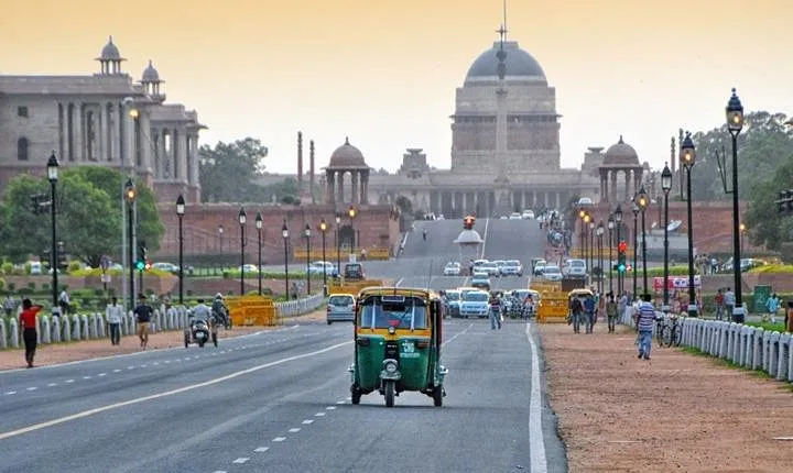 Private Ac Car Transfer -Delhi Airport or Any Hotel to Agra Hotel