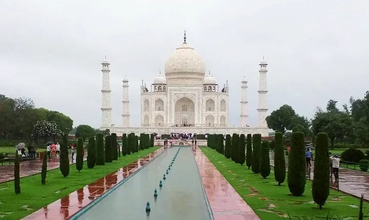 Taj Mahal,Agra Fort and Fatehpur Sikri Tour from Delhi by Train