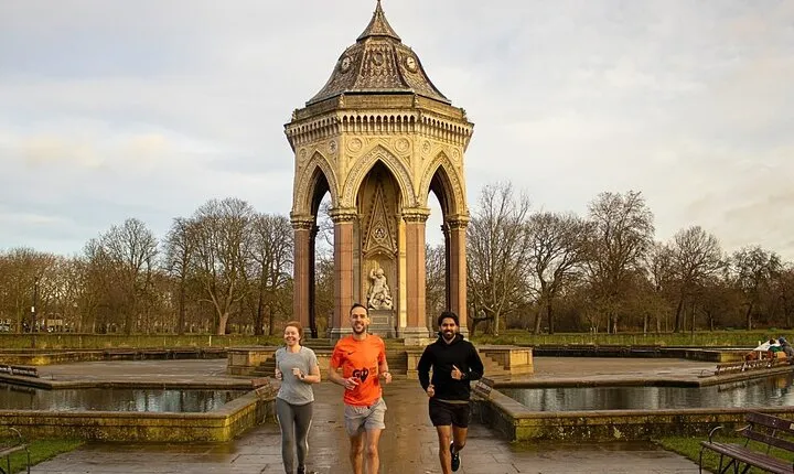 Run the London Landmarks with a local: 8K Group Running Tour