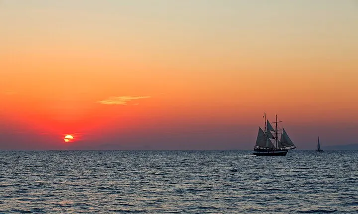 Santorini Sunset Cruise