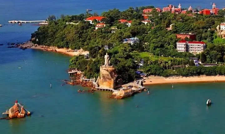 Half-Day Private Tour to Xiamen Gulangyu Island Highlights