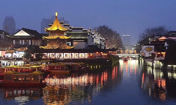 Nanjing By Night: Qinghuai River Cruise with Authentic Dining Experience