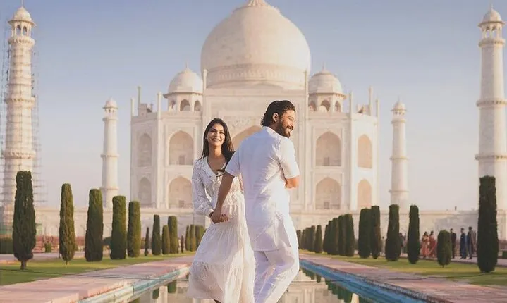 Private Taj Mahal, Agra Fort & Baby Taj Tour by Train from Delhi