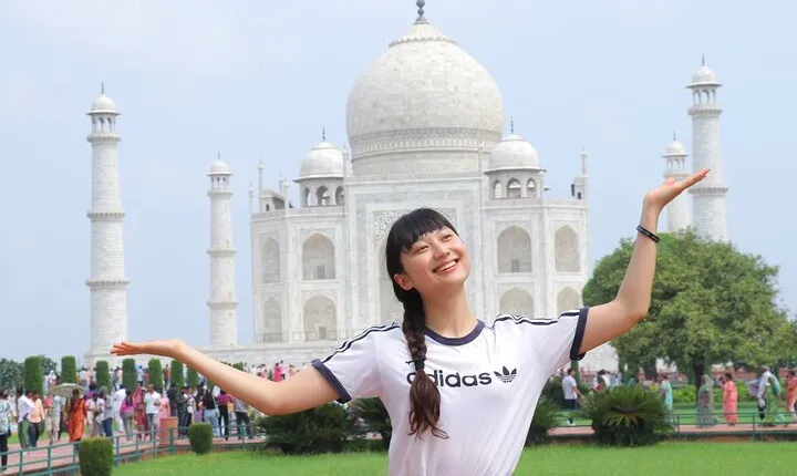 Full Day Taj Mahal, Agra Fort & Baby Taj Tour from Delhi by Car