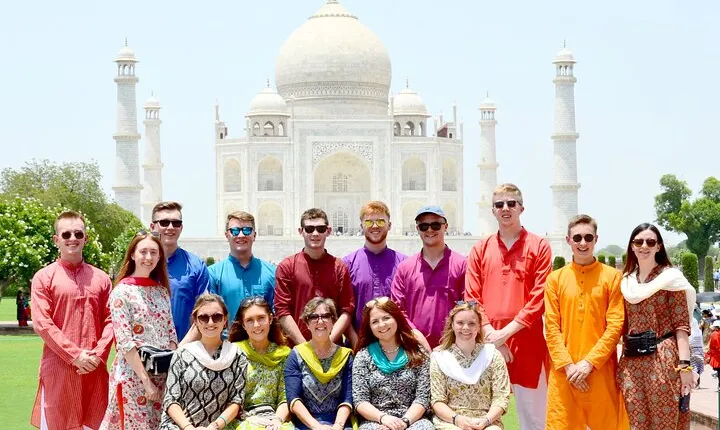 Agra Sightseeing and Shopping: Guided Tour by Private Car