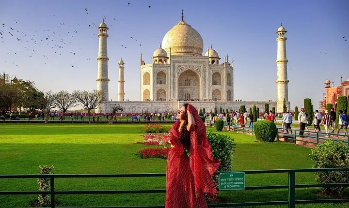 From Jaipur: Day Trip to Taj Mahal, Agra Fort, and Chand Baori